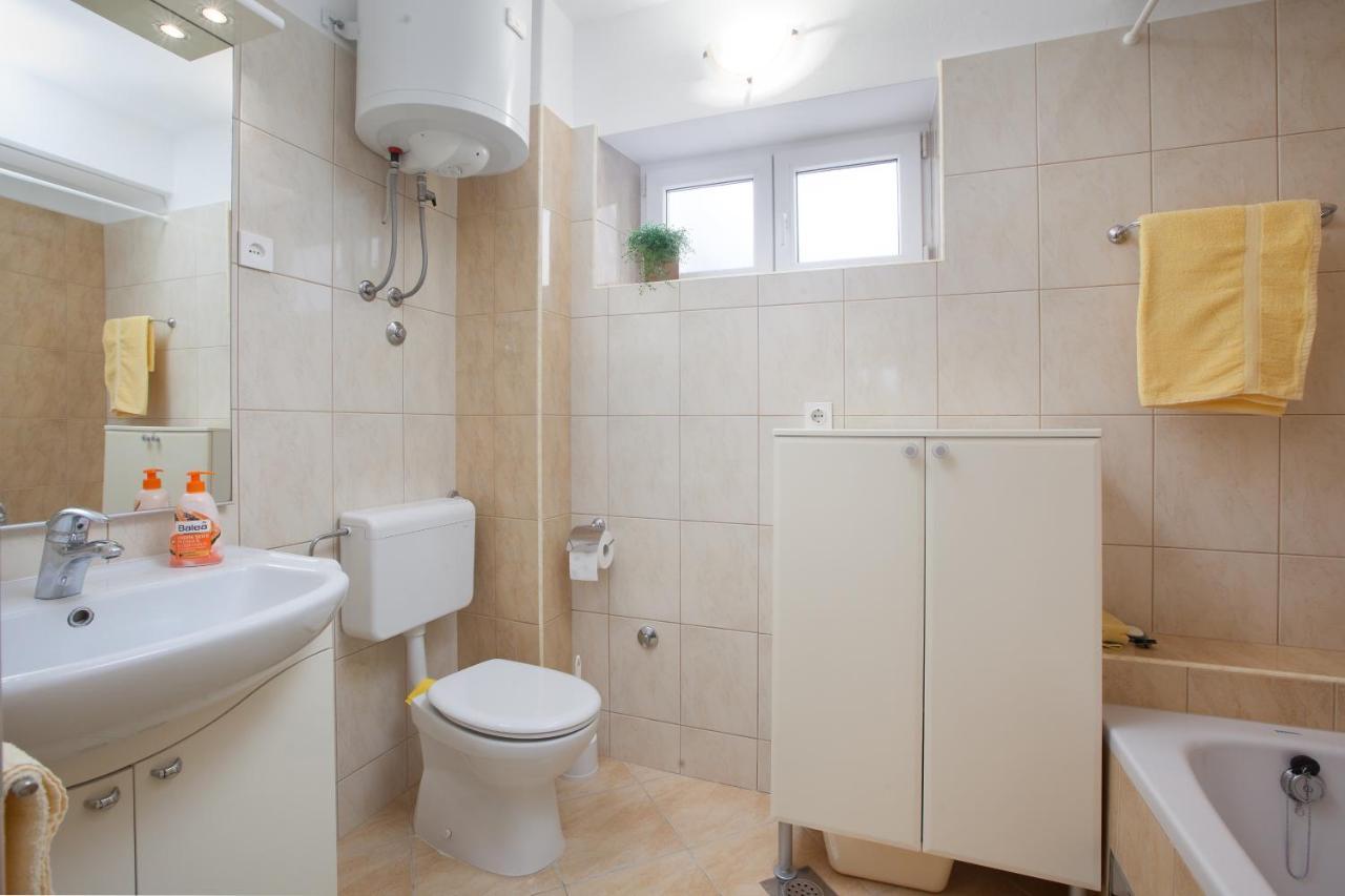 Apartman Vite Podgora Bagian luar foto